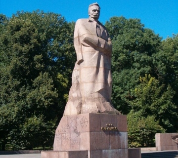 (eng) monument to Ivan Franko