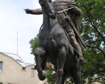 (eng) monument to King Danylo